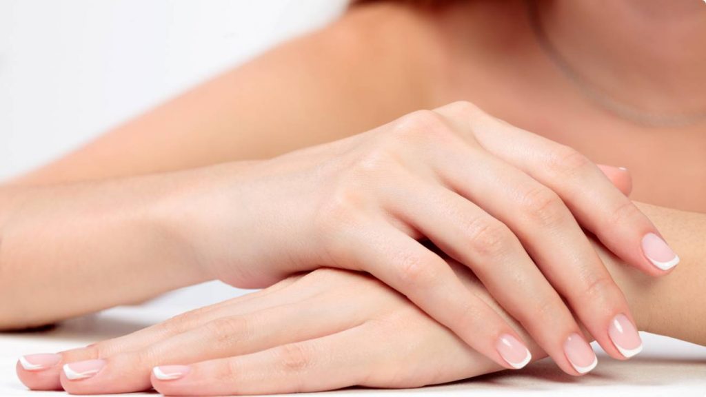 İzmir el dolgusu uygulamaları ile ellerde hacim kazanımı ve gençleştirme uzman dermatolog tarafından